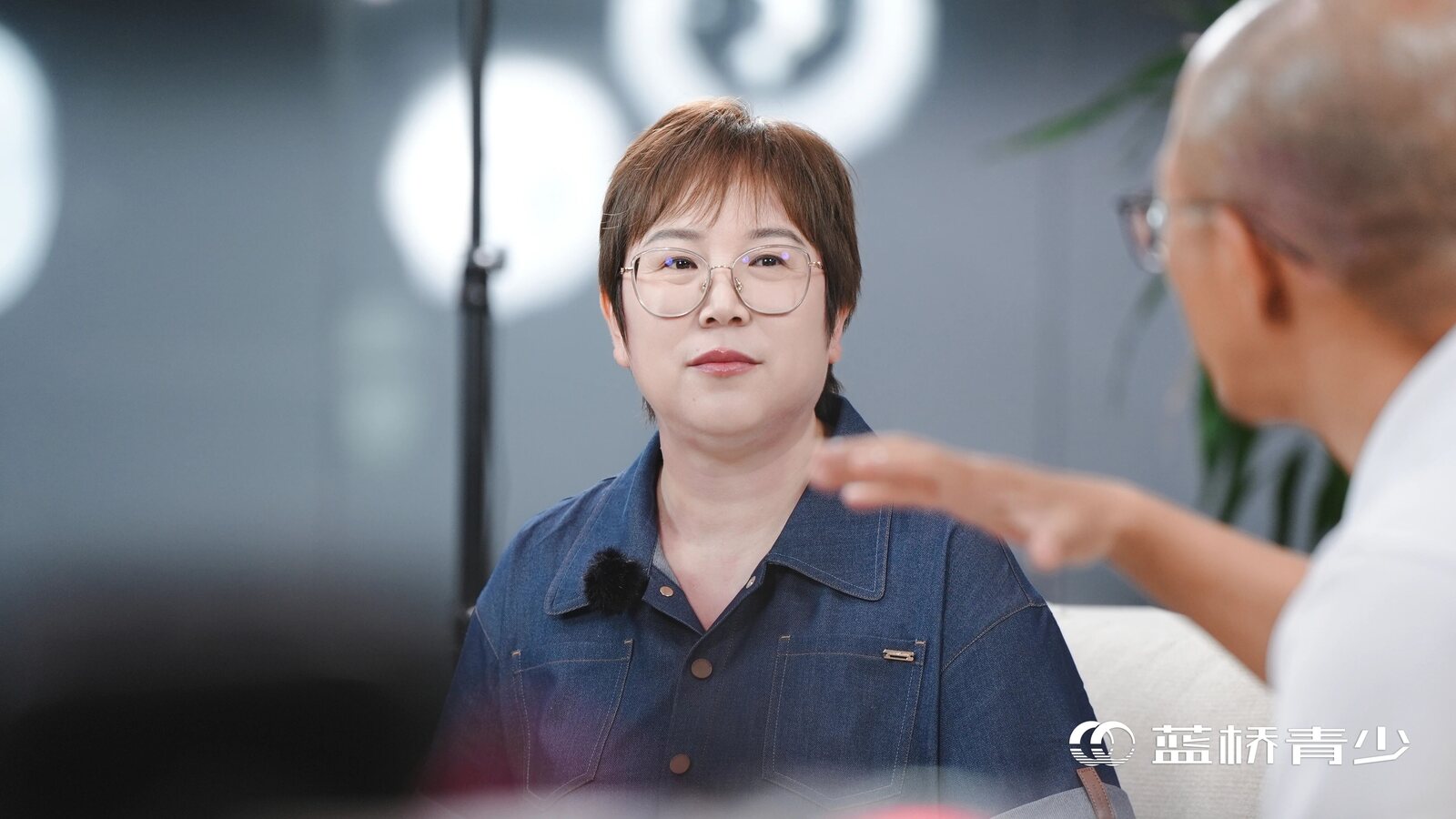 朱惠老师与团副在直播现场交流